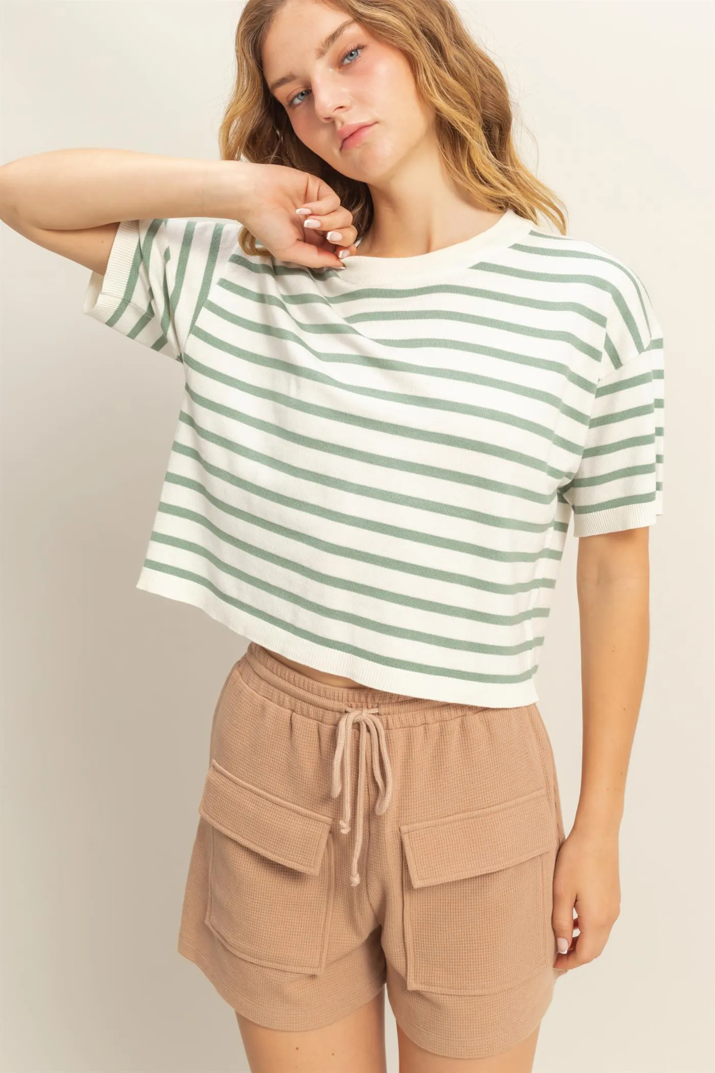 DZ25A908-Round Neck Striped Crop Top