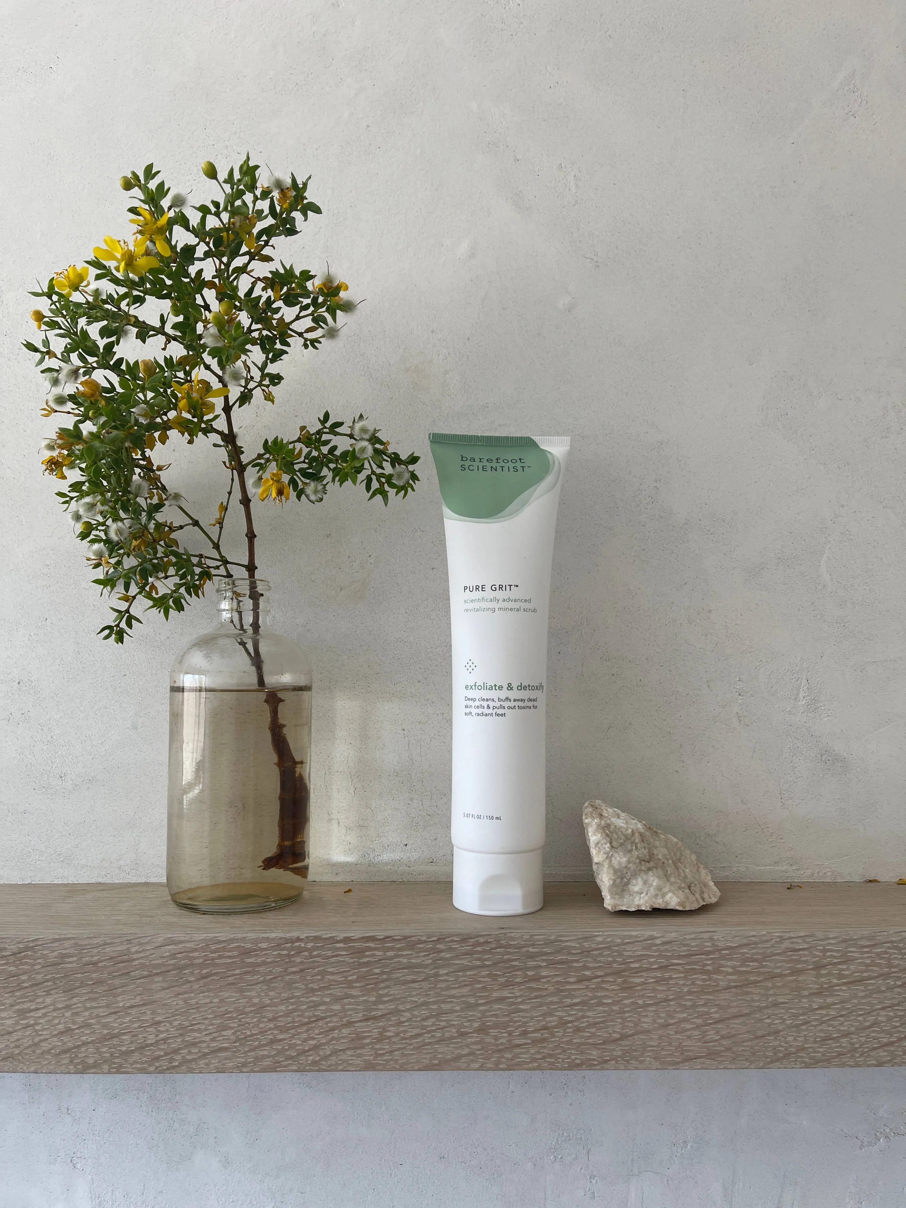 Pure Grit Revitalizing Mineral Scrub