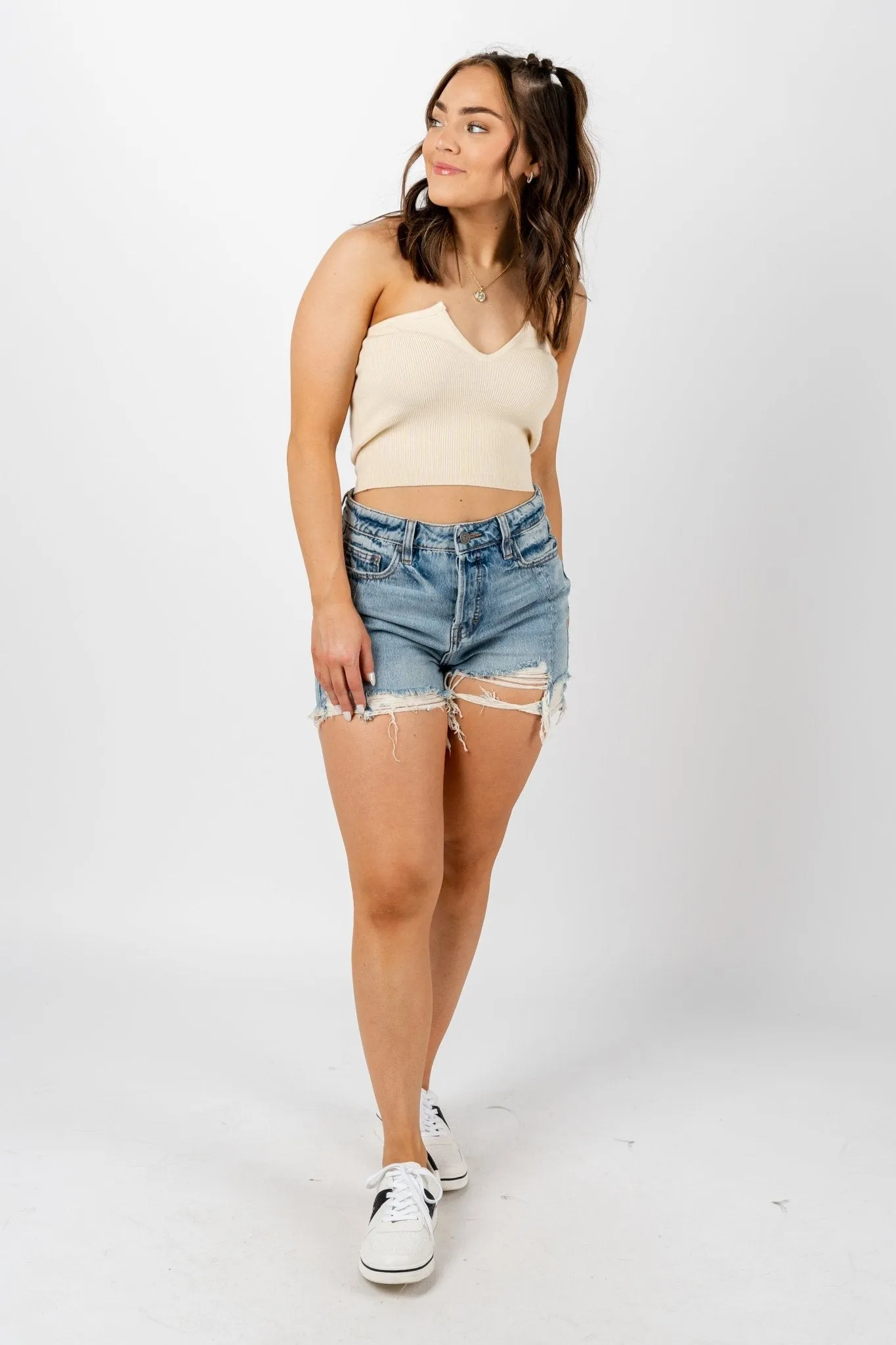 V-neck knit strapless top cream