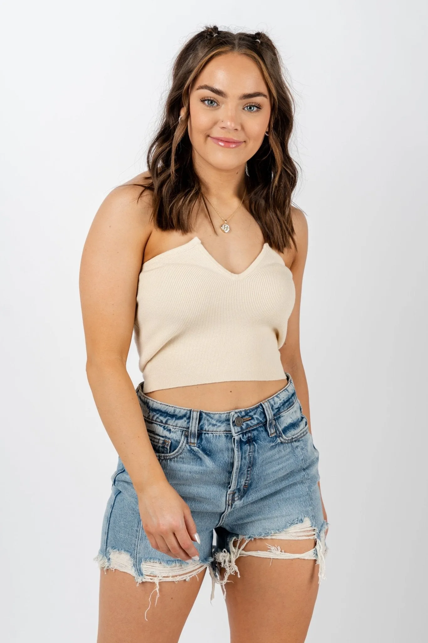 V-neck knit strapless top cream