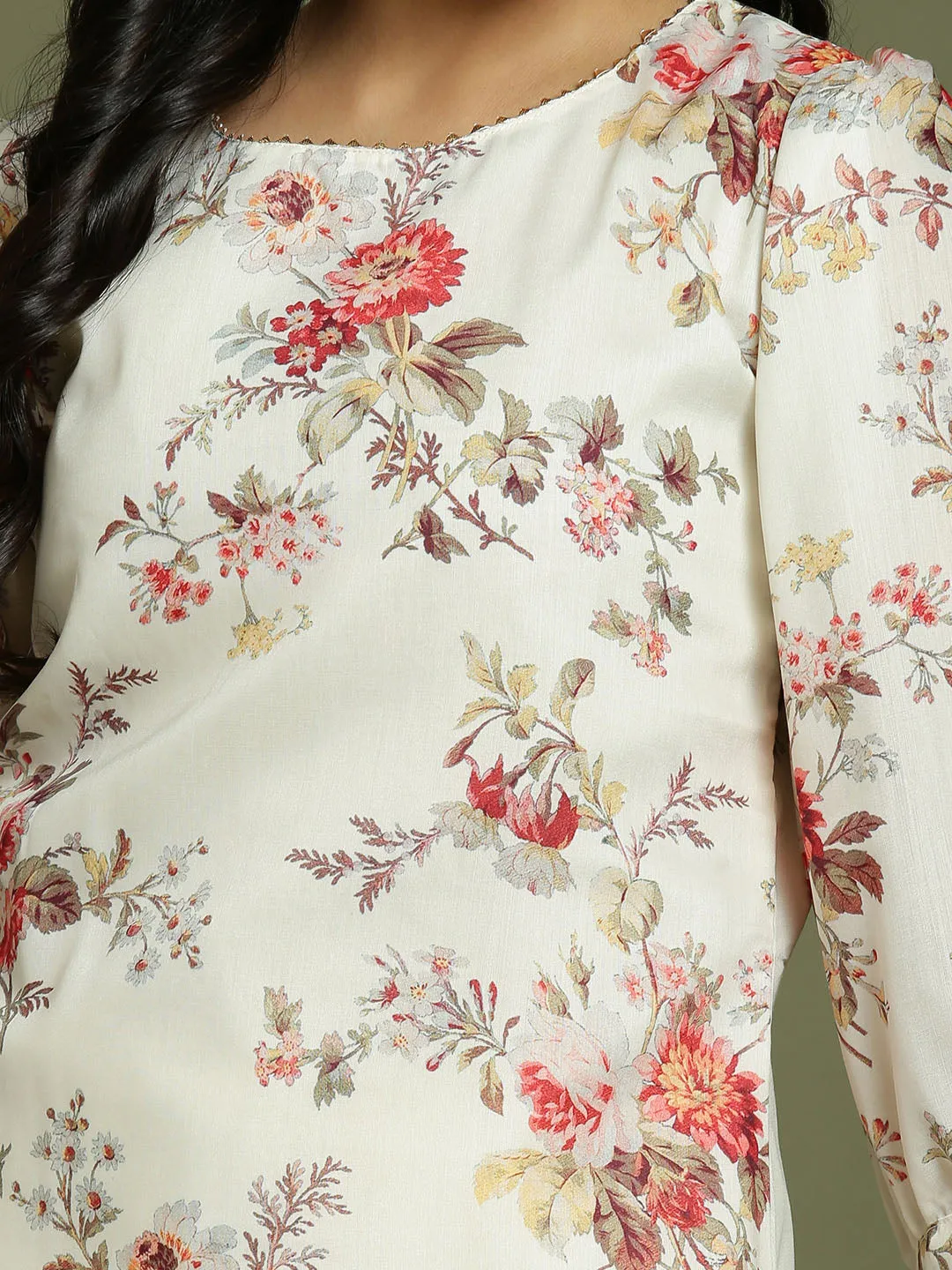 Yuva VASTRAMAY Girls Cream Floral Printed Kurta With Cream Pant Set